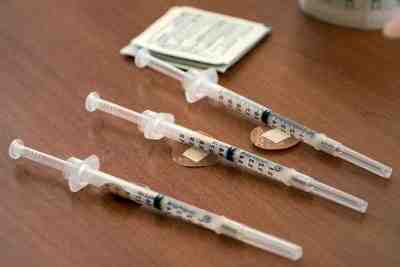 What causes meningococcal Septicaemia?
