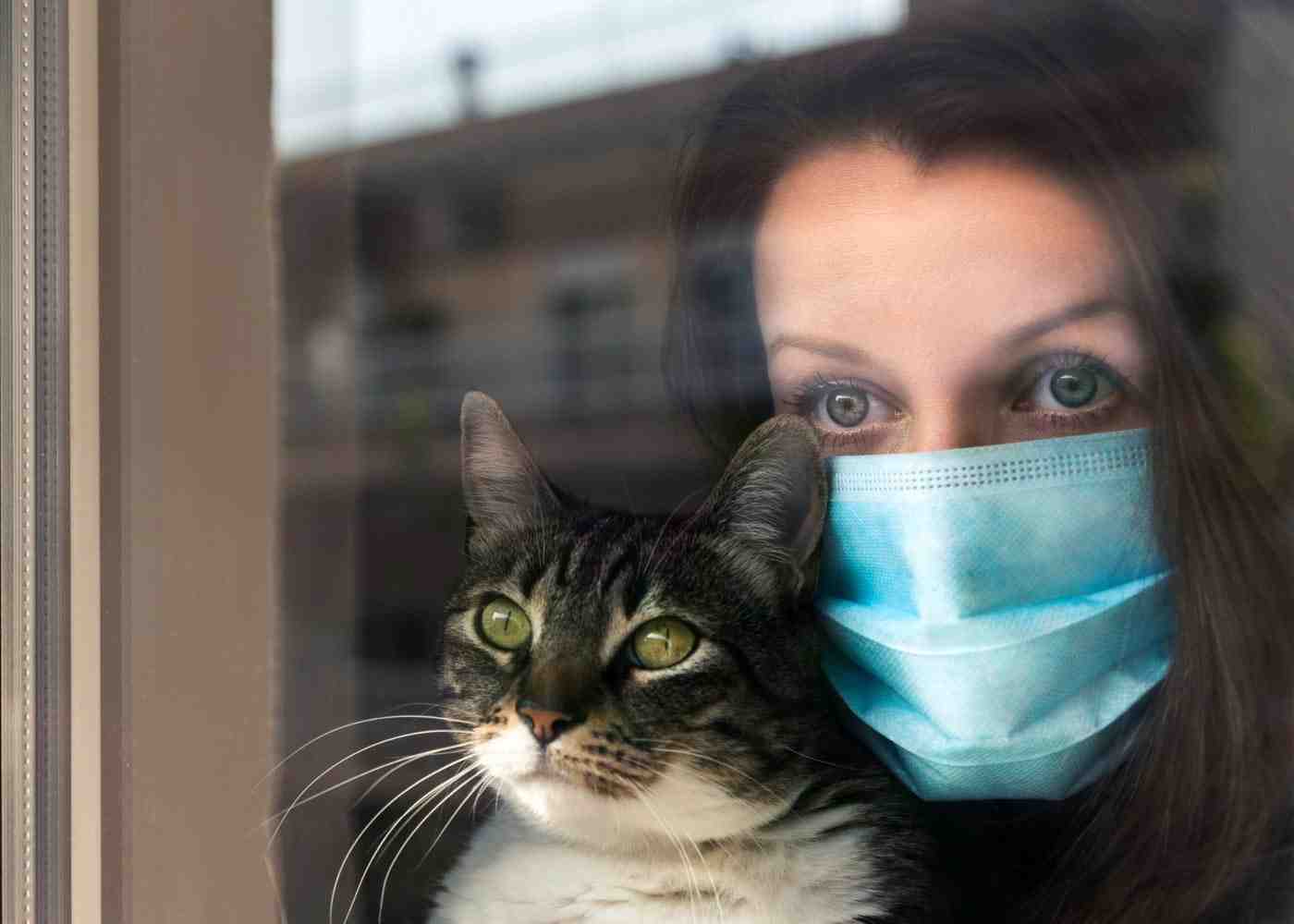 Are you still contagious with COVID-19 after 5 days?