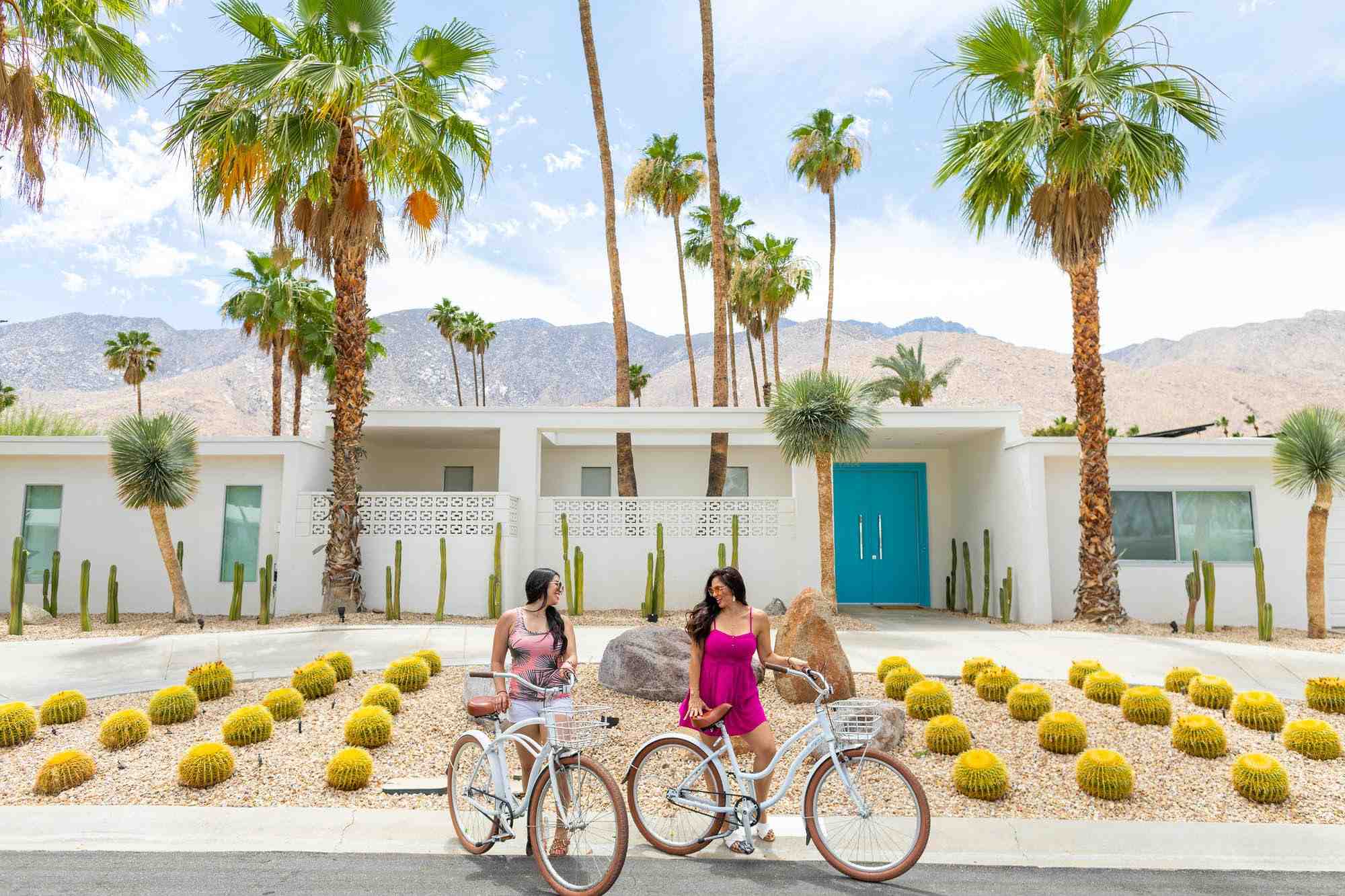 Why was the Marilyn Monroe statue removed from Palm Springs?