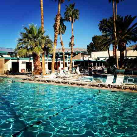 Can you put your head under water in a hot spring?