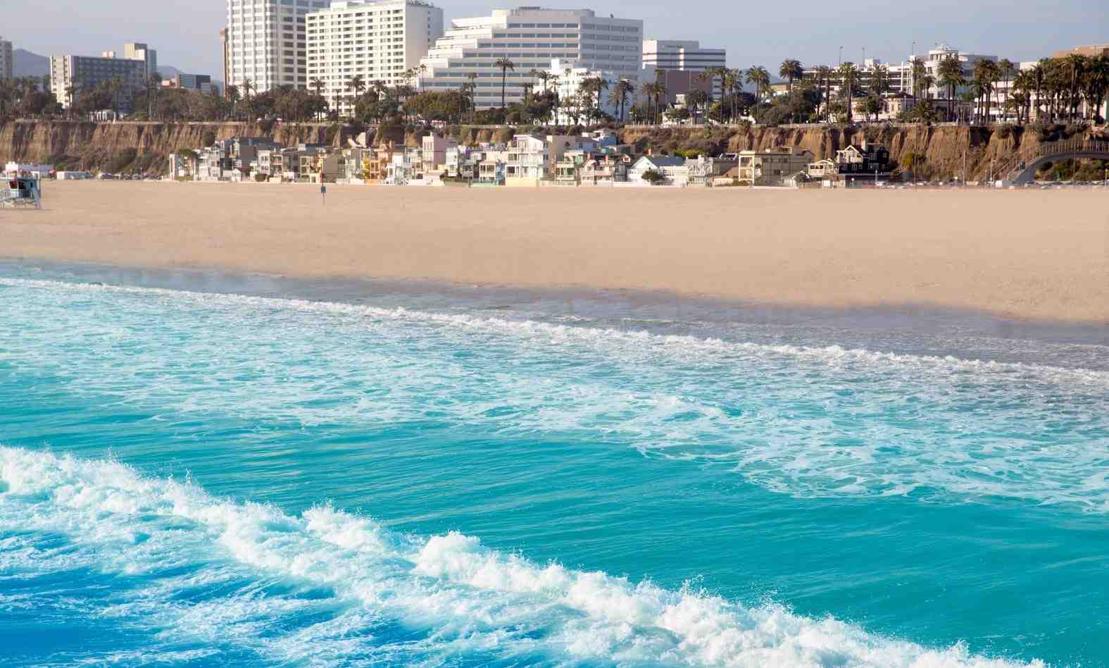 Does Los Angeles have a beach?