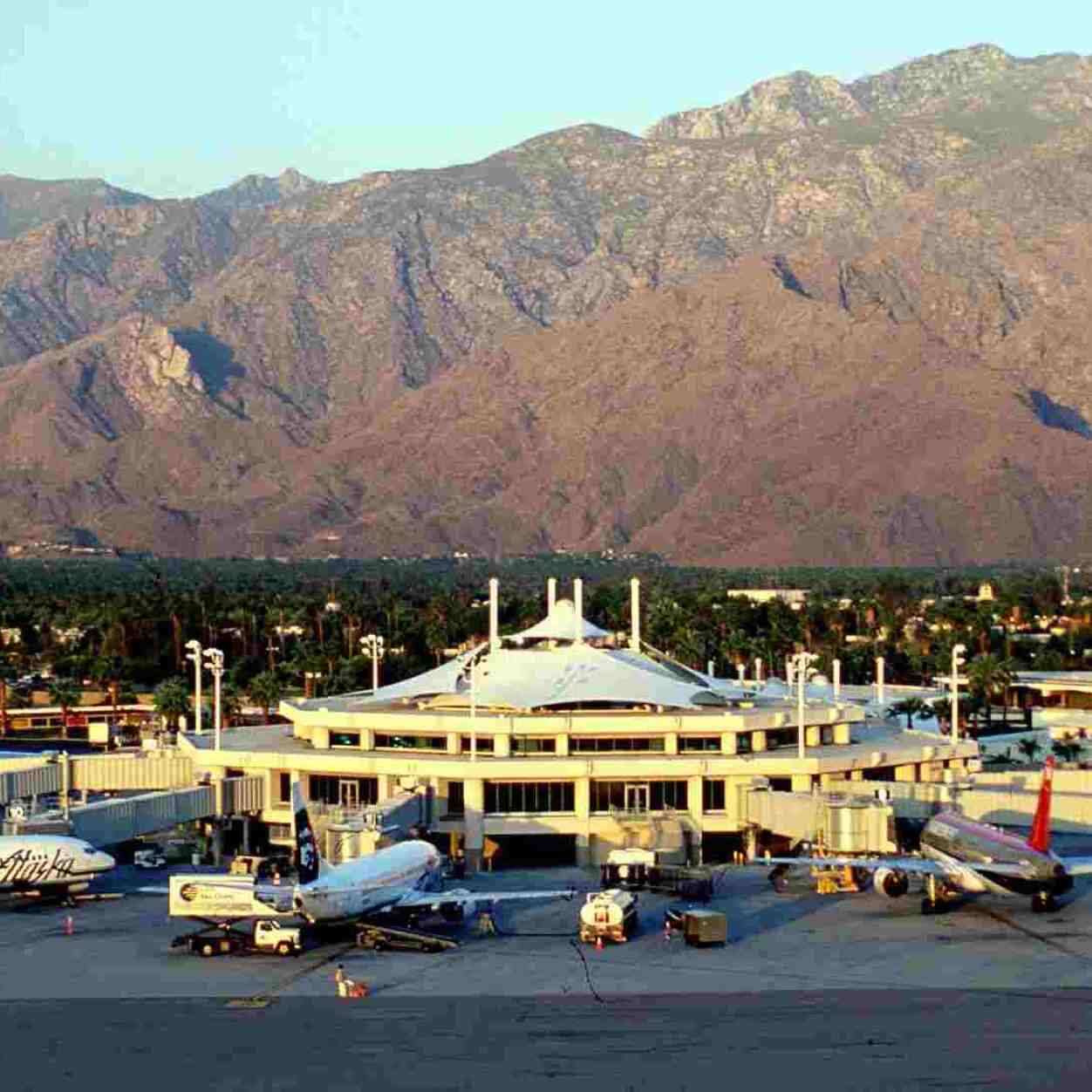 How far apart are Palm Springs and Palm Desert?