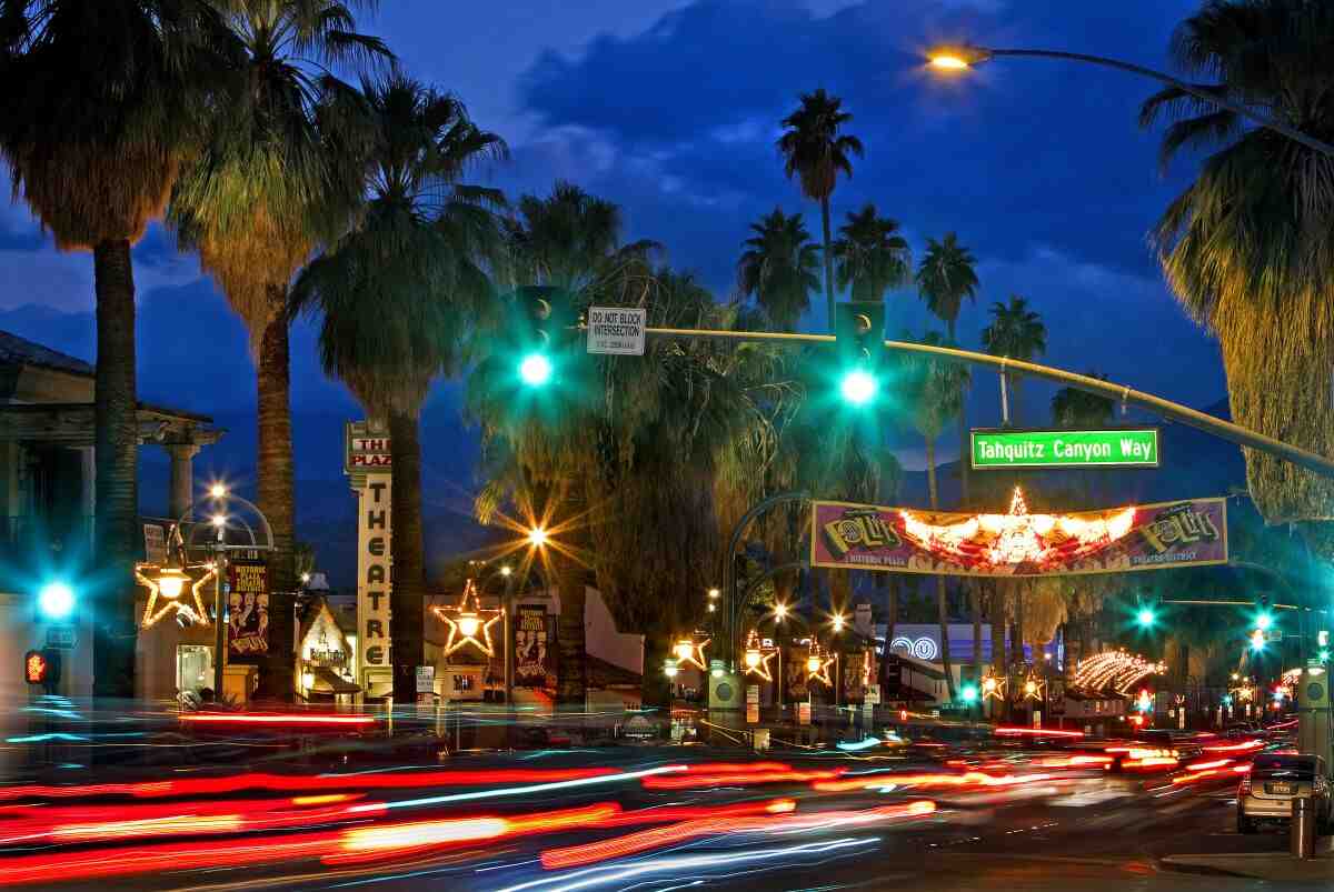 Where did Elizabeth Taylor live in Palm Springs?